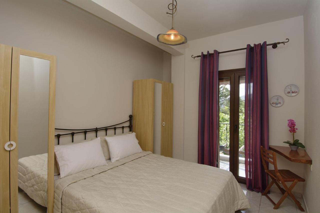 Iatrou House- Villa With Incredible View ปอร์เตเรีย ภายนอก รูปภาพ