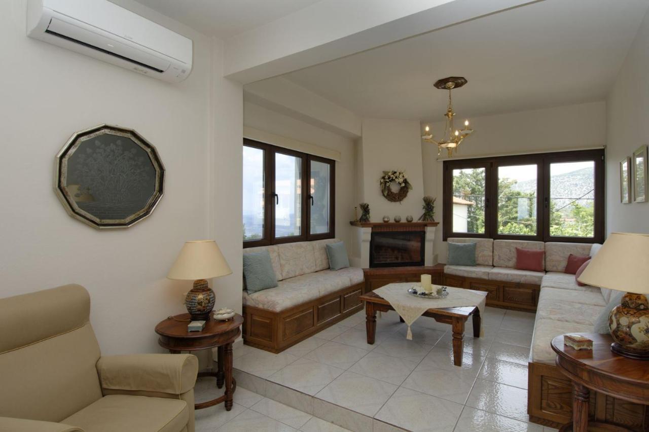 Iatrou House- Villa With Incredible View ปอร์เตเรีย ภายนอก รูปภาพ
