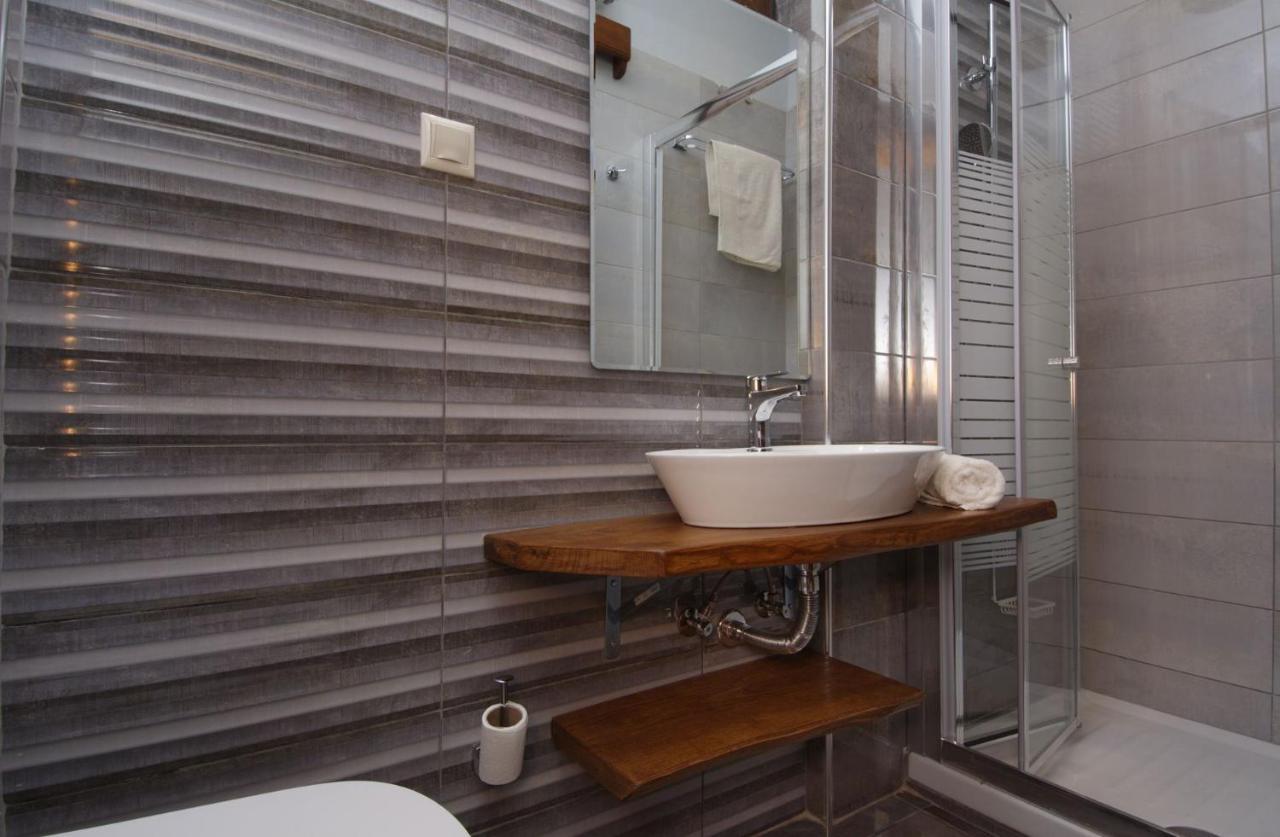 Iatrou House- Villa With Incredible View ปอร์เตเรีย ภายนอก รูปภาพ